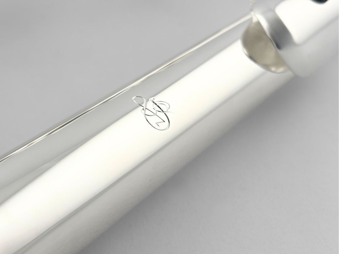 Di Zhao Bass Flute Vertical