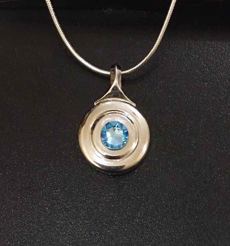 Necklace - Open Hole Key on Chain